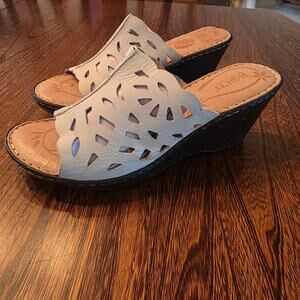 BORN Wedge Slip on Peep toe Boho Sandals Women's SZ 8 Laser Cut Cream Leather